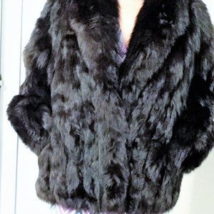 Woodan Fur House Black mid-length Fox Fur